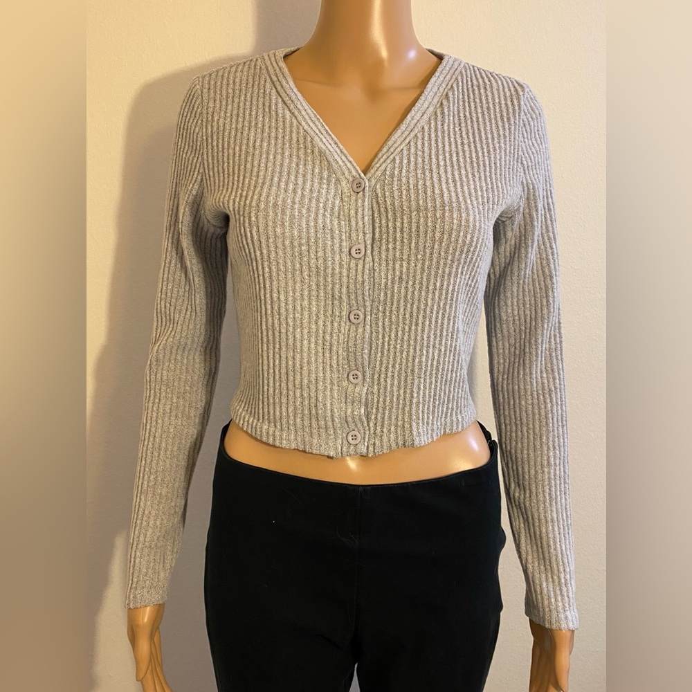 Women SHEIN Textured Gray Long Sleeve Front Button Cropped Sweater